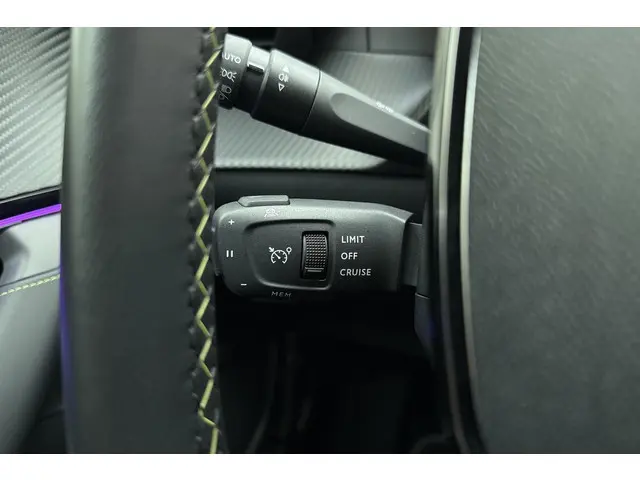 Peugeot e-2008 EV GT 54 kWh 2024 Elektrisch 21