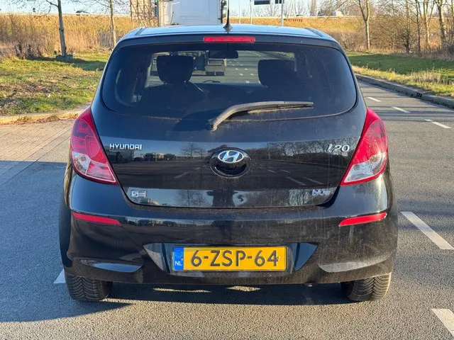 Hyundai i20 1.2i Go! / AIRCO / NAP 2015 Benzine 7