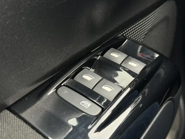 Citroën C3 1.2 PureTech S&S Shine 2018 Benzine 29