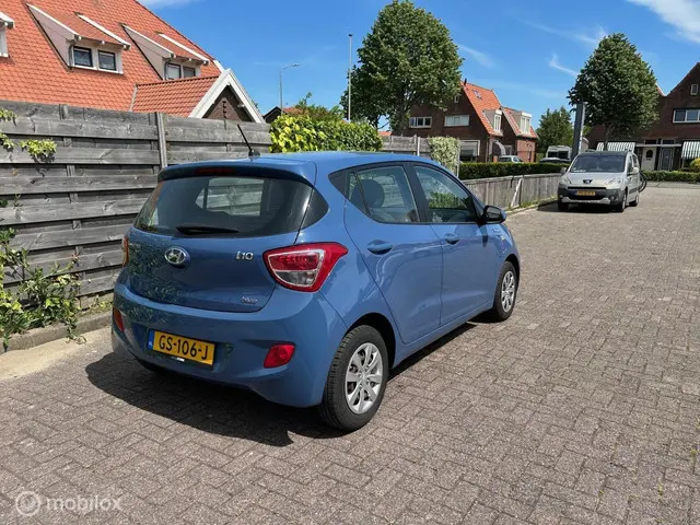 Hyundai i10 1.0i i-Motion Comfort 2015 Benzine 4
