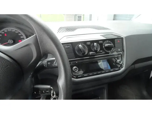Volkswagen up! 1.0 BMT take up! 2018 Benzine 5