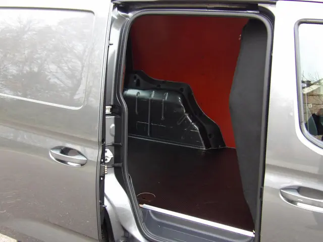 Volkswagen Caddy Cargo 2.0 TDI Exclusive 2022 Diesel 16