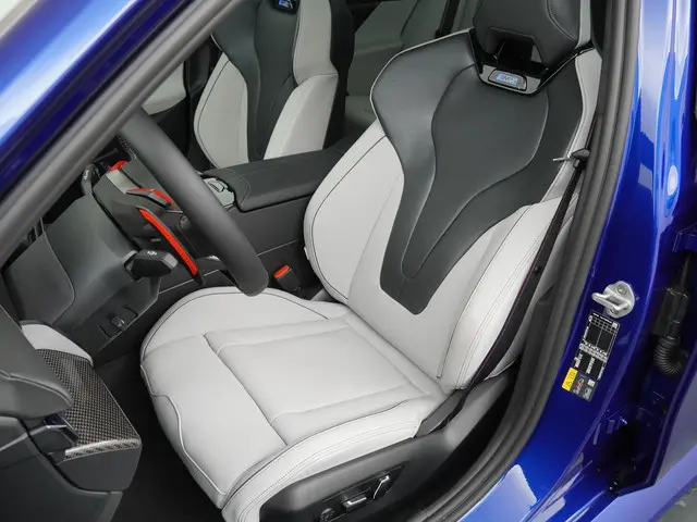 BMW M5 Touring 2026 Hybride Benzine 4