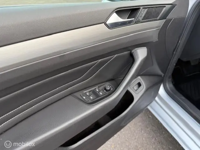 Volkswagen Passat Variant 2.0 TDI Business 2023 Diesel 22