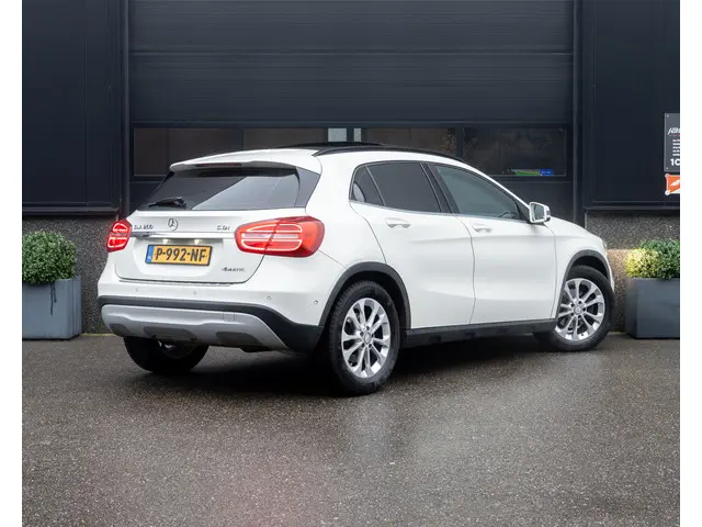 Mercedes-Benz GLA 3