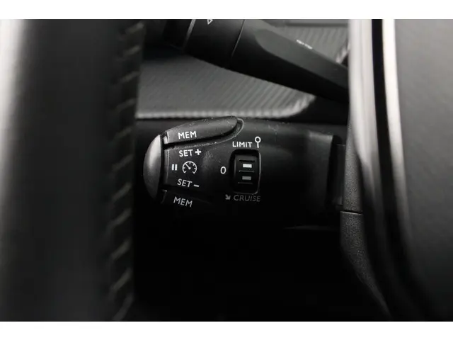 Peugeot 208 1.2 PureTech Active 2022 Benzine 4