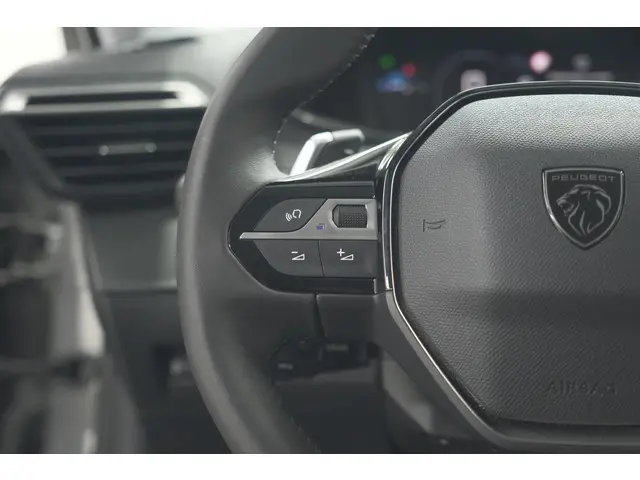 Peugeot 208 Hybrid 100 e-DCS6 Allure 2024 Benzine 34