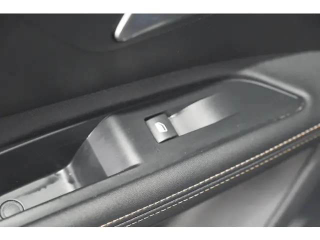Peugeot 5008 PureTech 130 GT 2024 Benzine 31