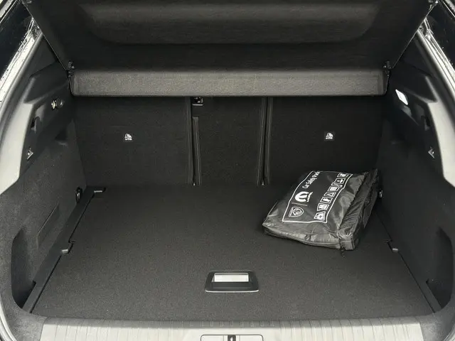 Peugeot 3008 1.2 Hybrid 145 GT 2026 Hybride Benzine 9