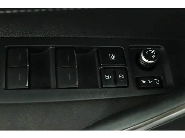 Suzuki Swace 1.8 Hybrid Select 2021 Hybride Benzine 28