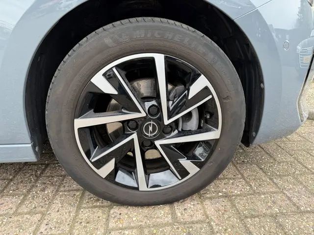 Opel Corsa 1.2 GS Line 2024 Benzine 33