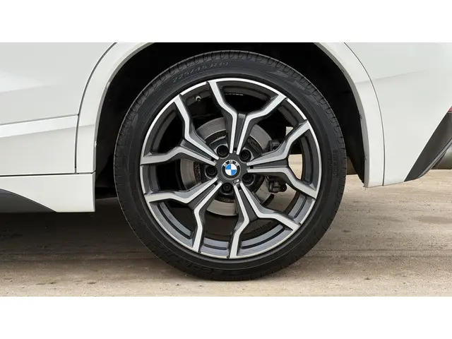 BMW X2 sDrive20i High Executive 2018 Benzine 6