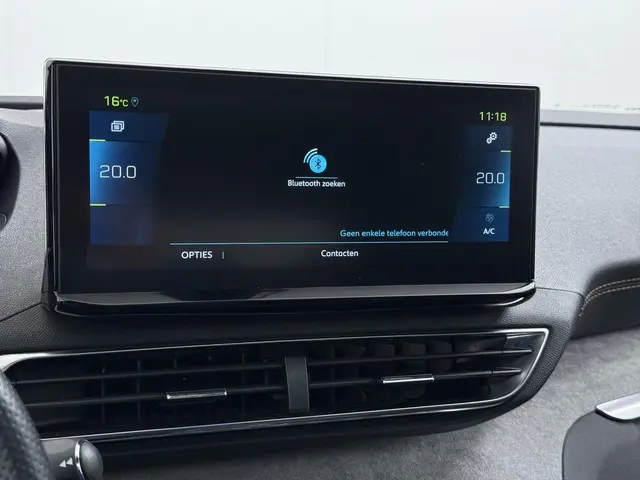 Peugeot 3008 1.6 HYbrid4 300 GT 2022 Hybride Benzine 37