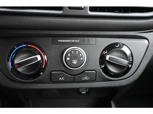 Hyundai i10 1.0 Comfort 2023 Benzine 19