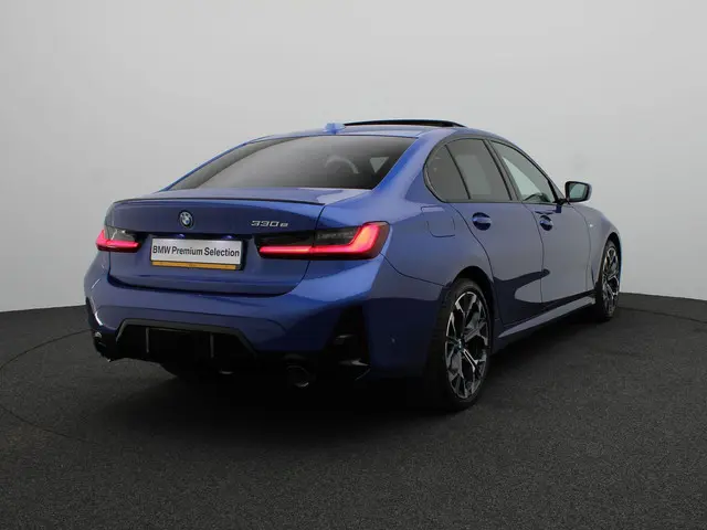 BMW 3 Serie Sedan 330e 2025 Hybride Benzine 2
