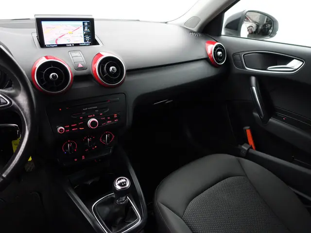 Audi A1 Sportback 1.2 TFSI S Line- 2014 Benzine 8