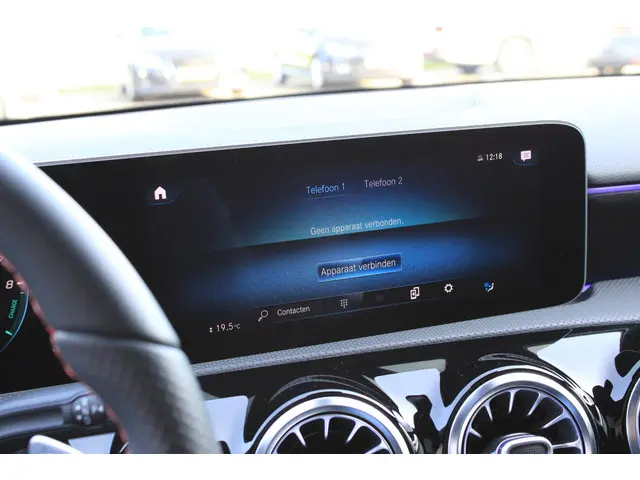 Mercedes-Benz A-Klasse 250 e AMG 2020 Hybride Benzine 22