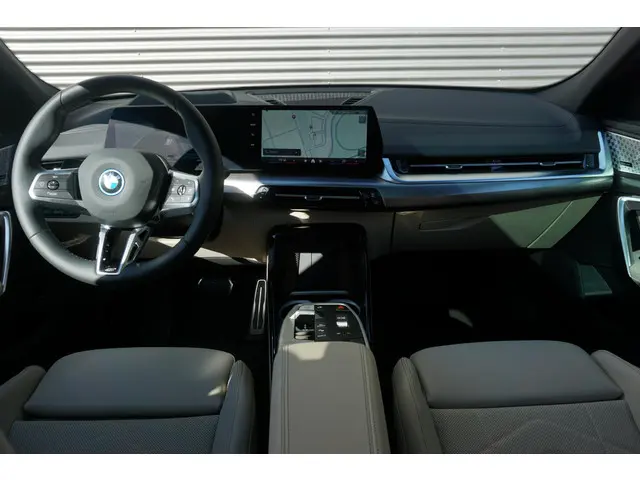 BMW iX2 xDrive30 2025 Elektrisch 9