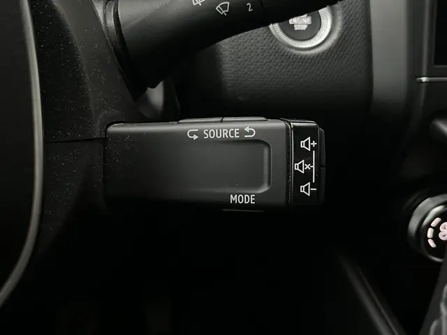 Renault Clio 1.0 TCe Intens 2020 Benzine 25