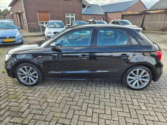 Audi A1 Sportback 1.2 TFSI Admired S-line 2013 Benzine 8