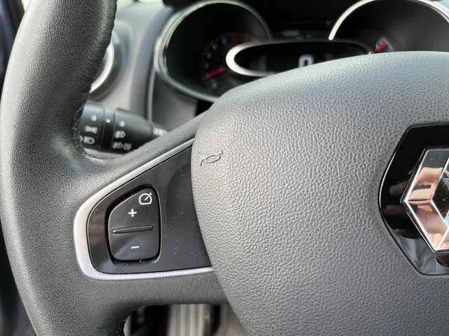 Renault Clio 0.9 TCe Limited 2016 Benzine 31