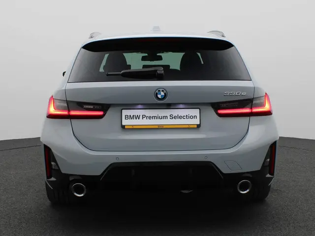 BMW 3 Serie Touring 330e 2024 Hybride Benzine 5