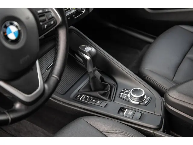 BMW X1 xDrive25e Executive 2021 Hybride Benzine 30