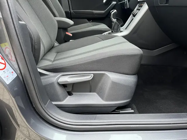 Volkswagen T-Roc 1.0 TSI Life 2023 Benzine 28