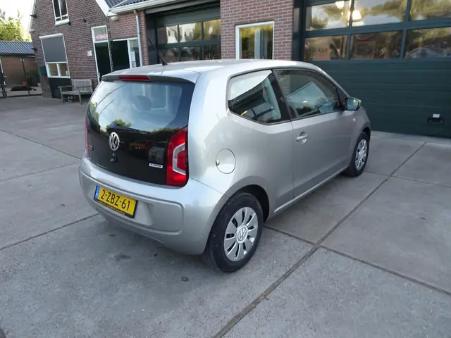 Volkswagen up! 1.0 move up! BlueMotion 2014 Benzine 6