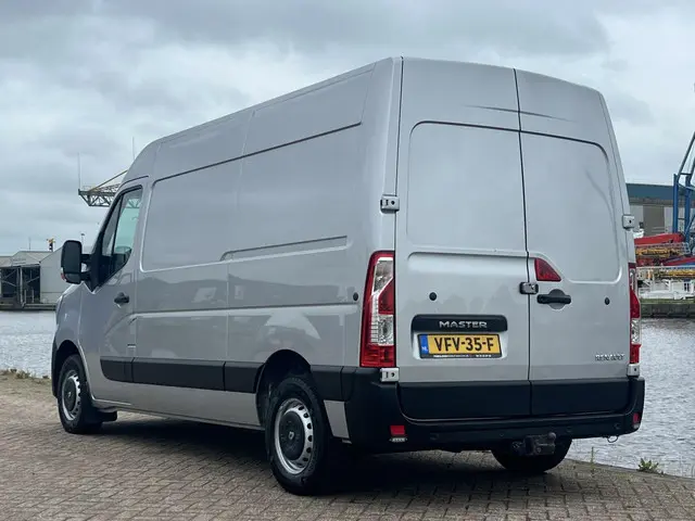 Renault Master bestel T35 2.3 dCi 135 L2H2 2020 Diesel 27