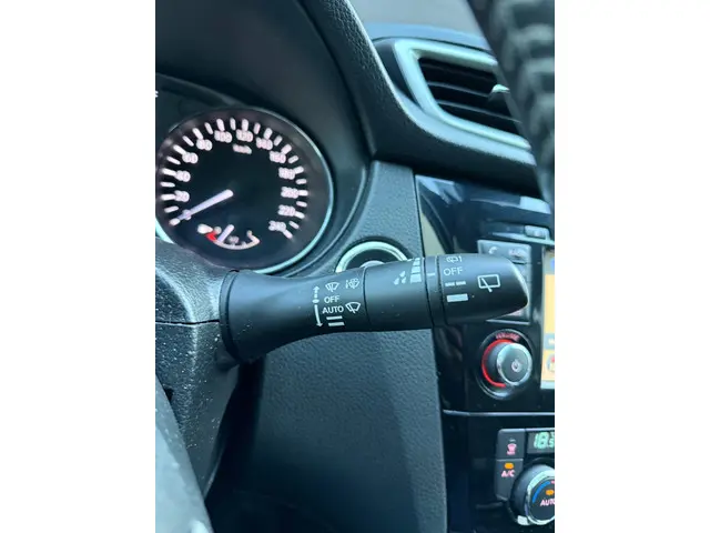 Nissan QASHQAI 1.2 N-Connecta Panorama 2017 Benzine 56
