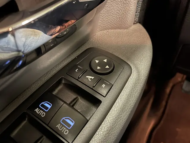 Dodge Ram 1500 5.7 V8 Crew Cab 6'4 Classic 2020 LPG/Gas 32