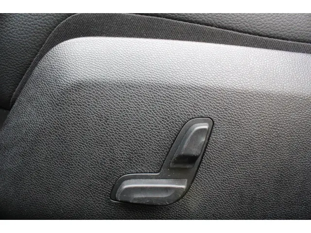 Mercedes-Benz E-Klasse 200 Edition AMG 2015 Benzine 22