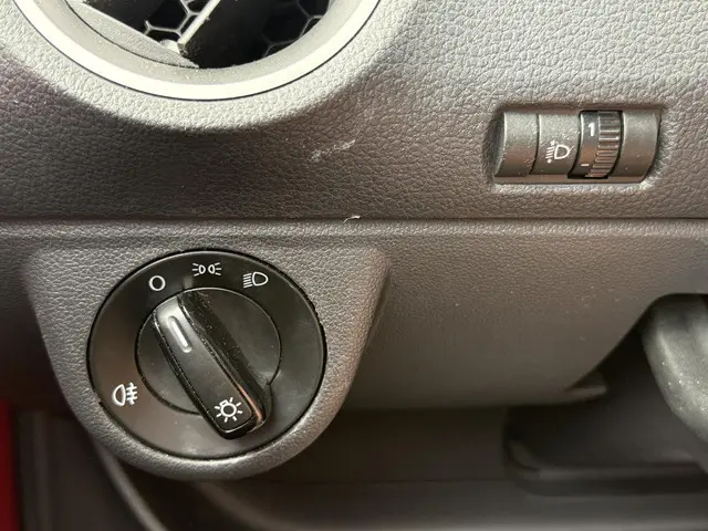Volkswagen up! 1.0 move up! airco! Nieuwe apk! 2013 Benzine 10