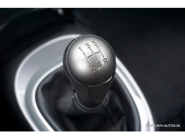 Nissan Juke 1.6 Visia 2017 Benzine 16
