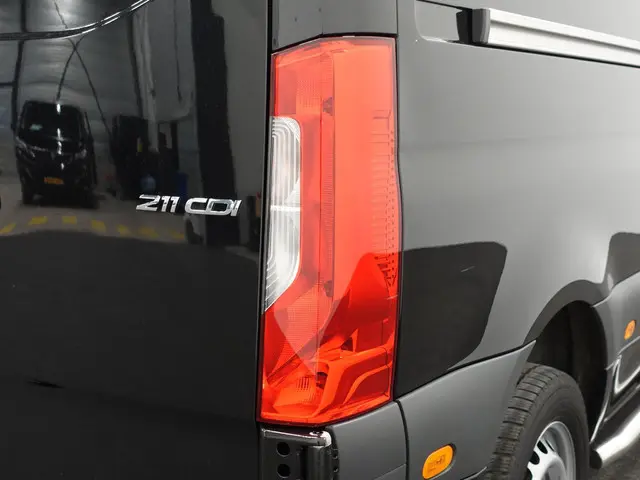 Mercedes-Benz Sprinter L2H2 2022 Diesel 13