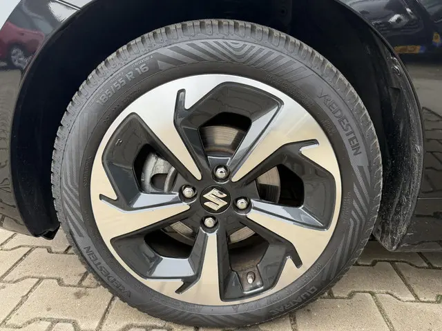 Suzuki Swift 1.2 Style Smart Hybrid 2025 Benzine 26