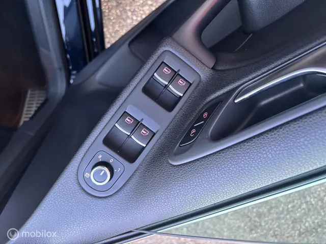 Volkswagen Golf 1.4 TSI Highline 2013 Benzine 25