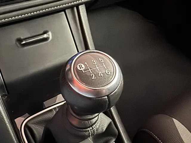 Toyota Auris Touring Sports 1.2T Energy 2019 Benzine 37