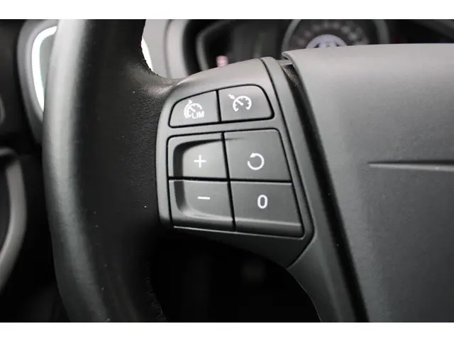 Volvo V40 2.0 T2 Momentum 2018 Benzine 18