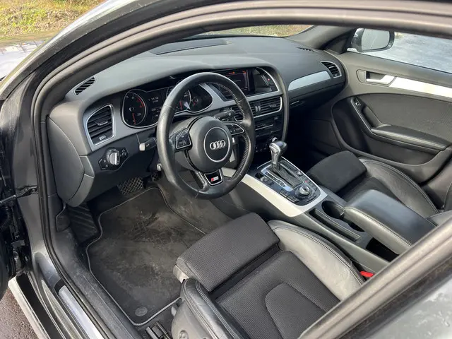 Audi A4 Limousine 1.8 TFSI S Edition 2012 Benzine 13