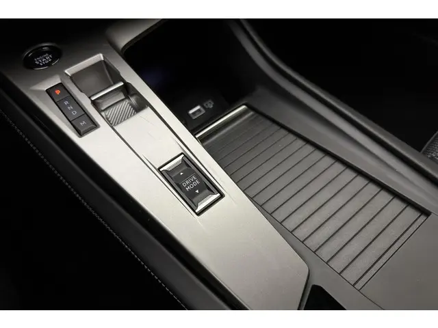 Peugeot 308 SW 1.2T 130pk Automaat Allure 2024 Benzine 30