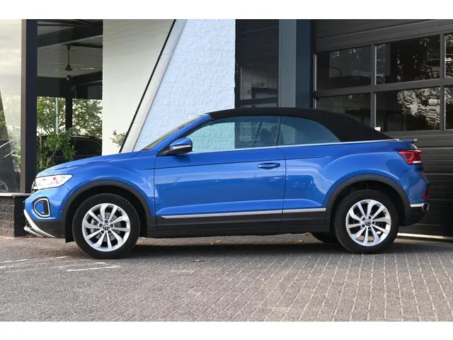 Volkswagen T-Roc Cabrio 1.5 TSI Style 2023 Benzine 24