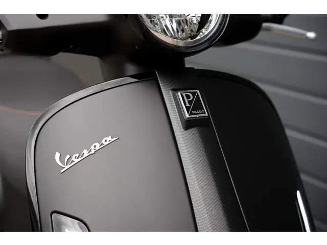 Vespa GTS 300 HPE Nieuw Mod Arrow 2024 2024 Benzine 6