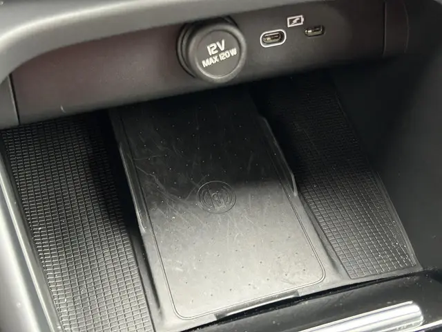 Volvo XC40 Recharge Core 70 kWh 2023 Elektrisch 11