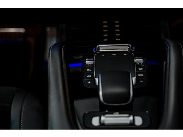 Mercedes-Benz GLE 450 2023 Benzine 36
