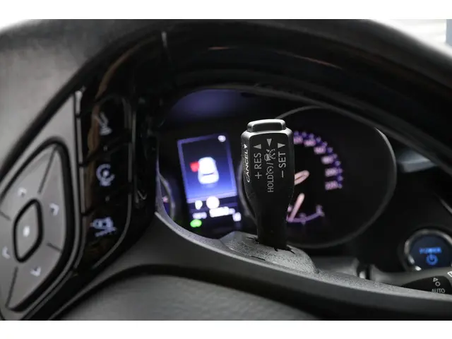 Toyota C-HR 2.0 Hybrid Dynamic 2021 Hybride Benzine 40
