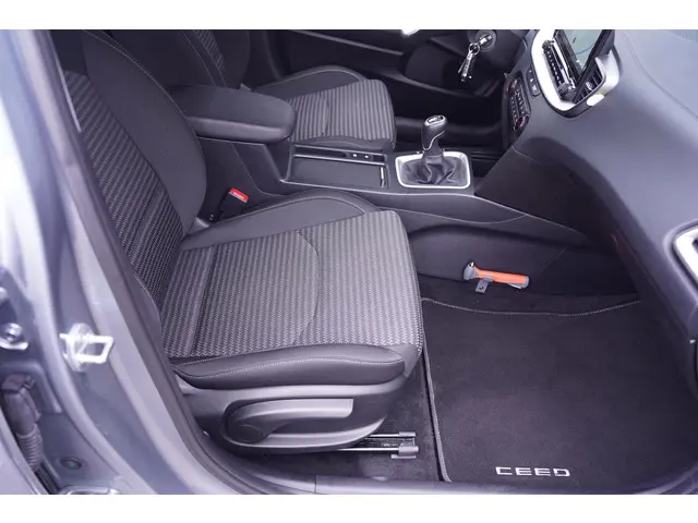 Kia Ceed Sportswagon 1.0 T-GDi DynamicLine 2022 Benzine 32
