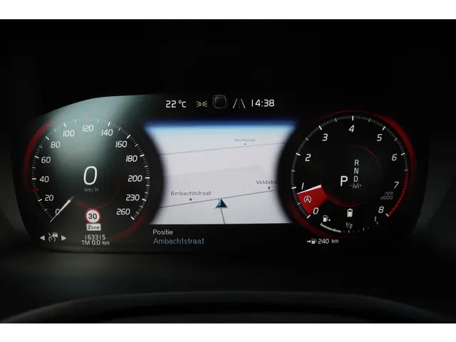 Volvo V60 2.0 B4 R-Design Aut8 | 2021 Benzine 24