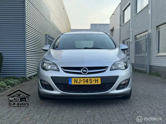 Opel Astra Sports Tourer 1.4 Turbo Sport + 2015 Benzine 2